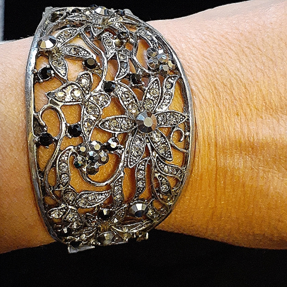 Cookie Lee trendy chunky bangle. Hematite cz